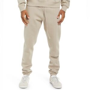Fear of God Essentials Sweatpants in String